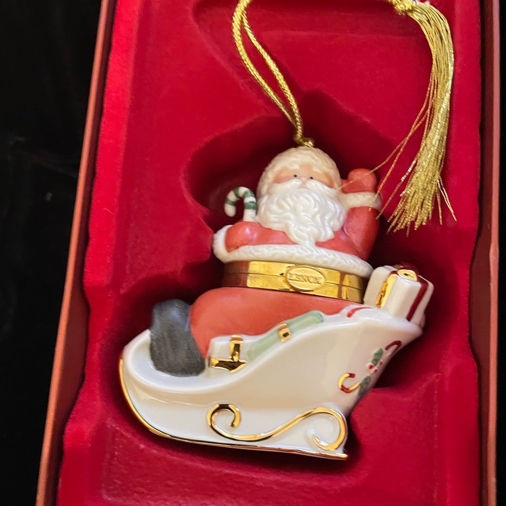 Lenox Santa in Sleigh Ornament that opens up- like New!